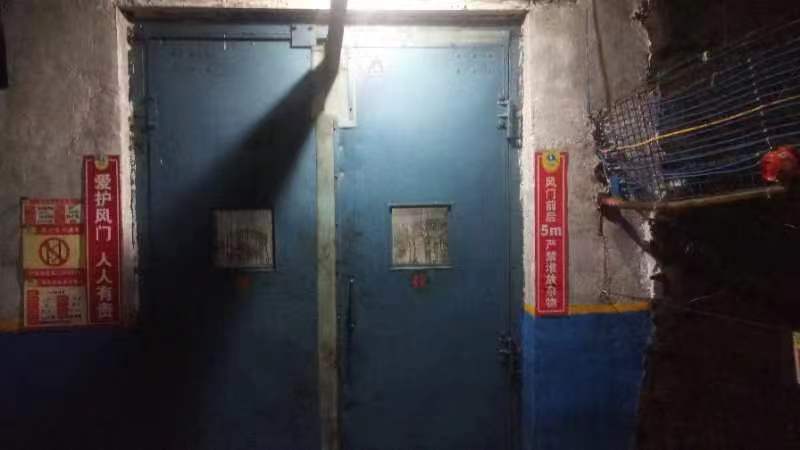 单轨吊无压风门